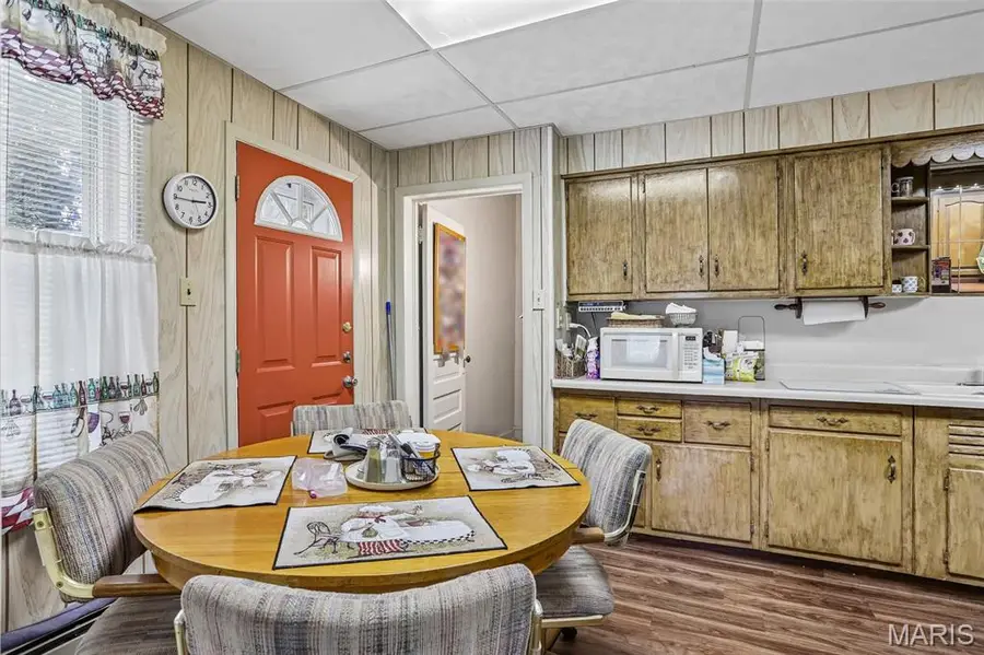 602 N Harrison Street, Litchfield, IL 62056 - #3