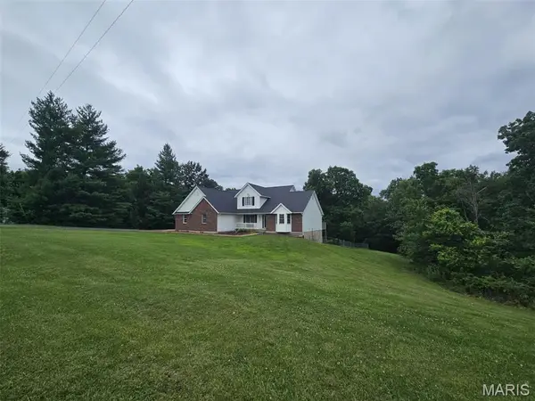 301 Country View Drive, Winfield, MO 63389