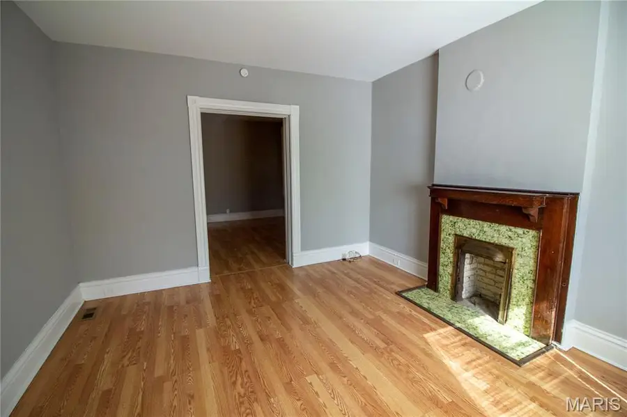 3511 Osage Street, Saint Louis, MO 63118 - #2