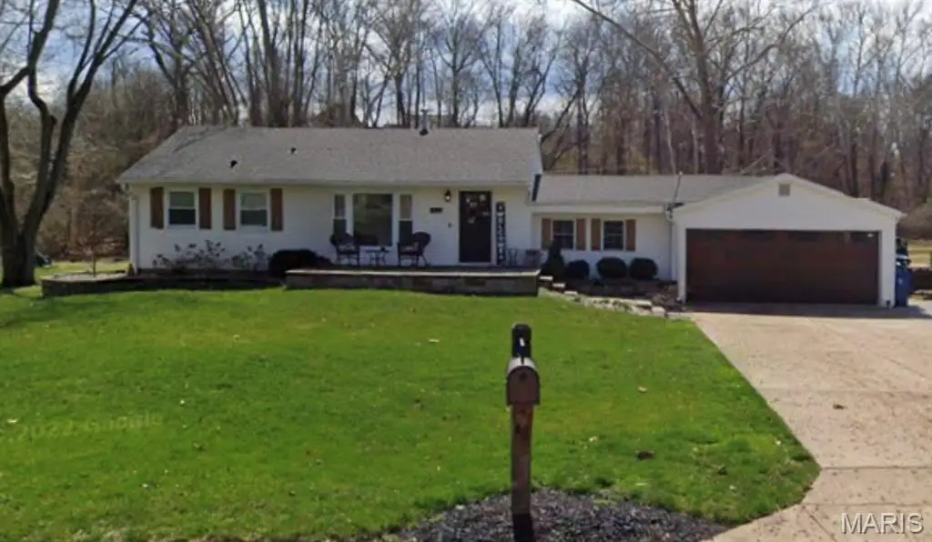 140 Brookside Lane, Ballwin, MO 63021 - #1