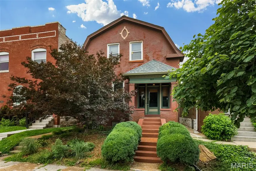 2819 Minnesota Avenue, Saint Louis, MO 63118 - #2