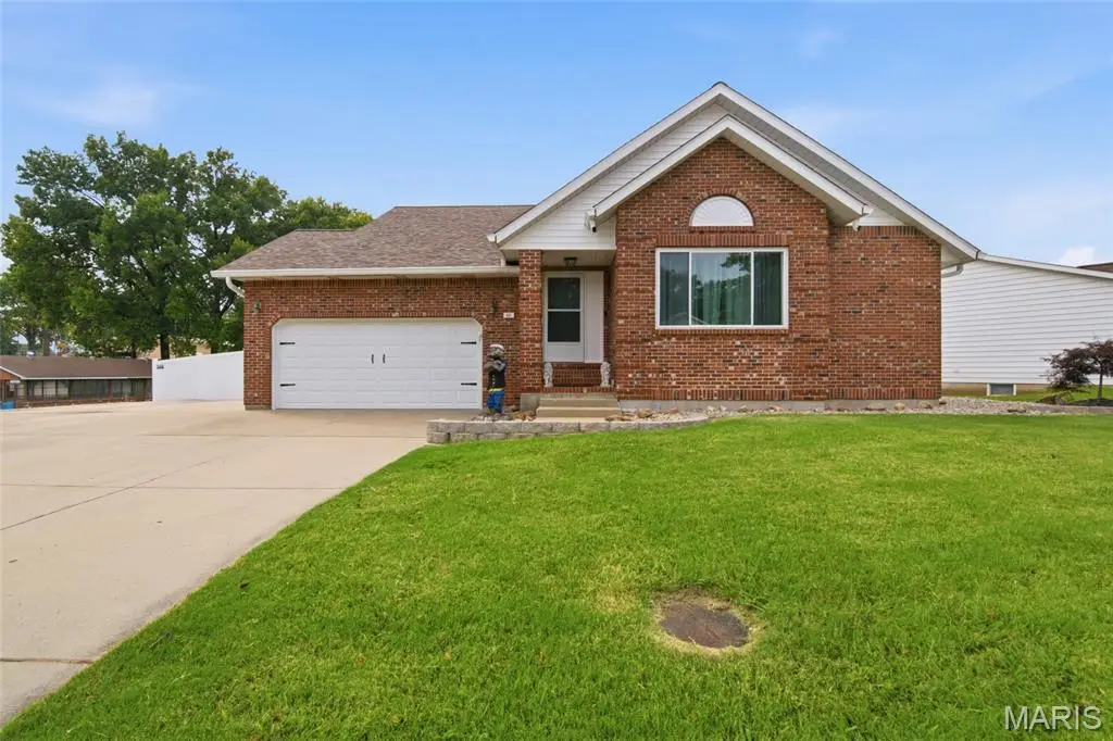 403 E Locust Street, Columbia, IL 62236 - #1