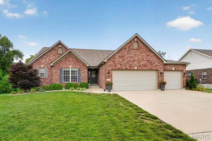 607 W Laura Court, Columbia, IL 62236 - #2