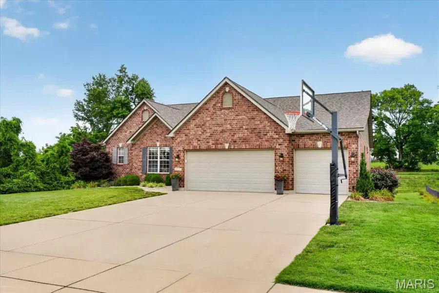 607 W Laura Court, Columbia, IL 62236 - #3