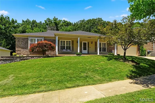14925 Royalbrook Drive, Chesterfield, MO 63017