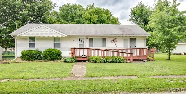 402 N Wood Street, Mulberry Grove, IL 62262
