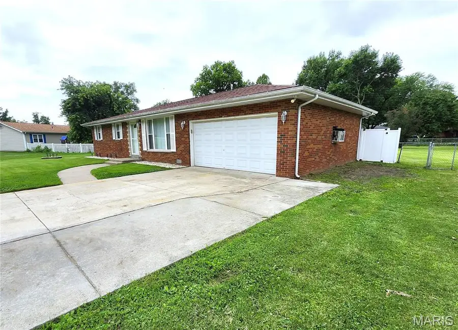 1366 Saint Thomas Road, Granite City, IL 62040 - #3
