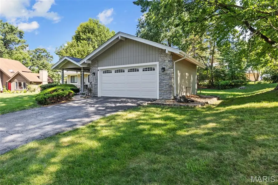 4 Nantua Court, Lake Saint Louis, MO 63367 - #2