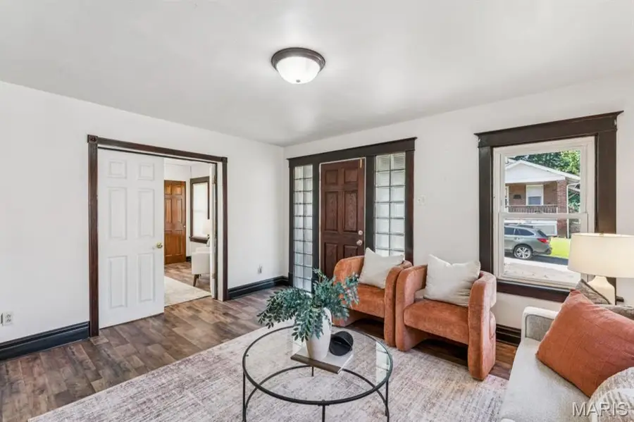 9431 Burdella Avenue, Saint John, MO 63114 - #3