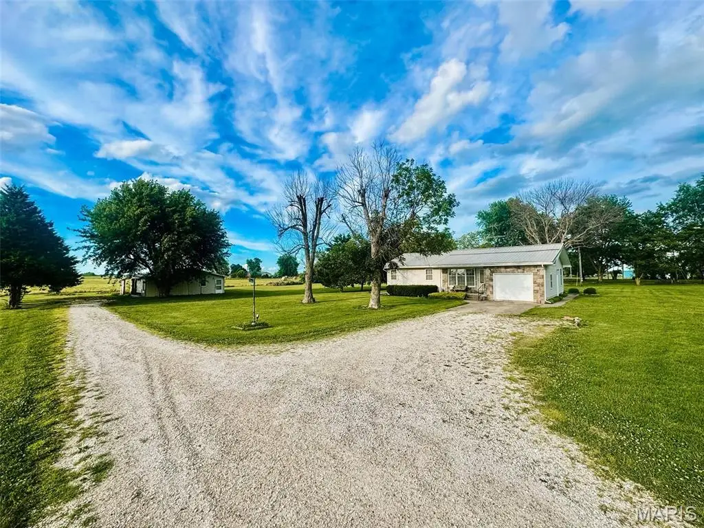 1149 E Us Highway 54, Vandalia, MO 63382 - #1
