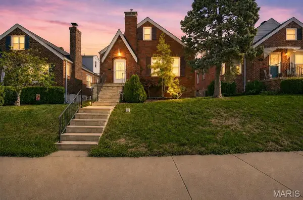 5621 Pernod Avenue, St Louis, MO 63139