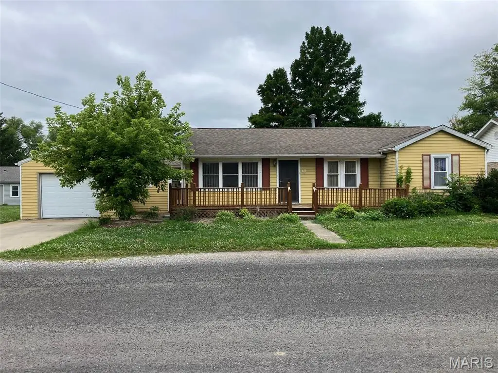 325 S Pine Street, Breese, IL 62230 - #1