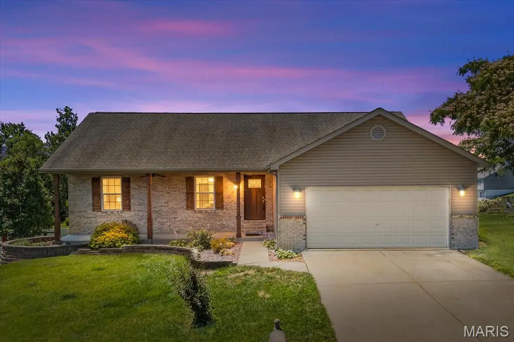 810 Victorian Avenue, Waterloo, IL 62298 - #1