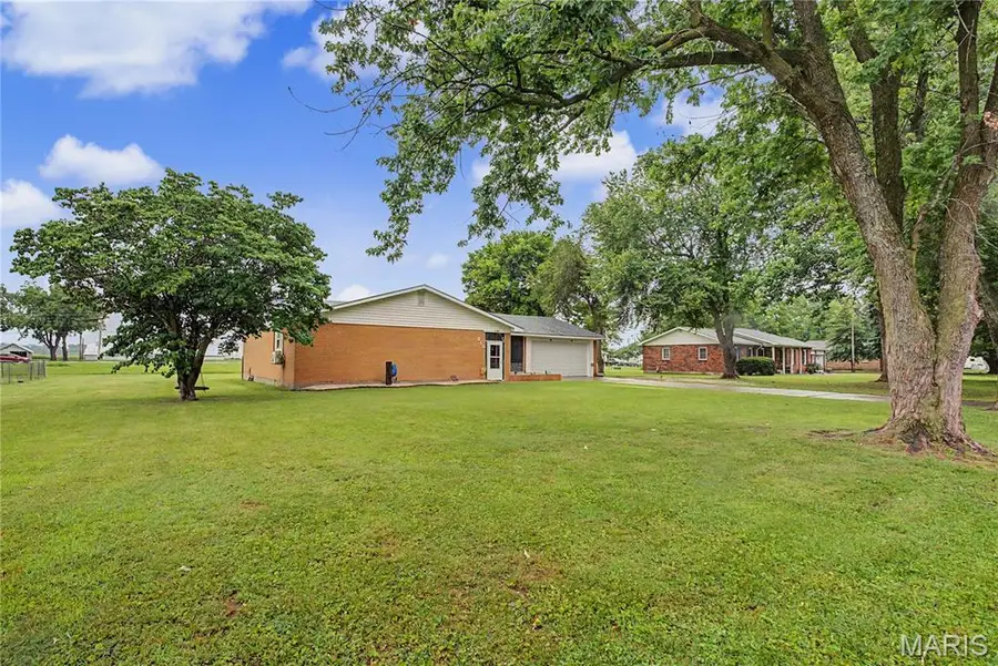 210 Sherrie Drive, Sikeston, MO 63801 - #2