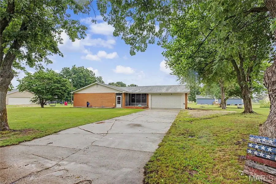 210 Sherrie Drive, Sikeston, MO 63801 - #3