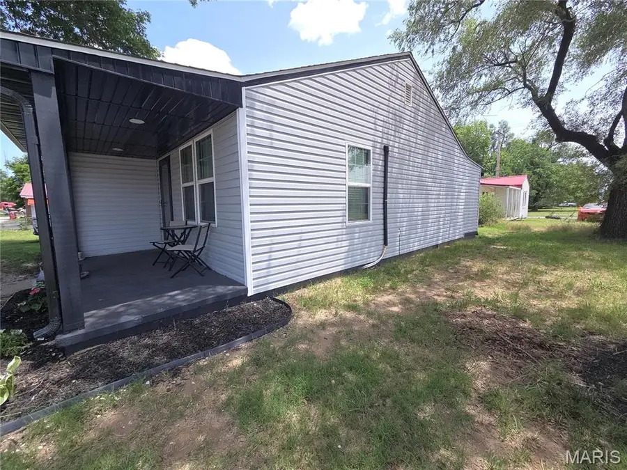 723 Kendall Street, Sikeston, MO 63801 - #3