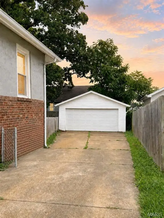 8828 Powell Avenue, Saint Louis, MO 63144 - #2