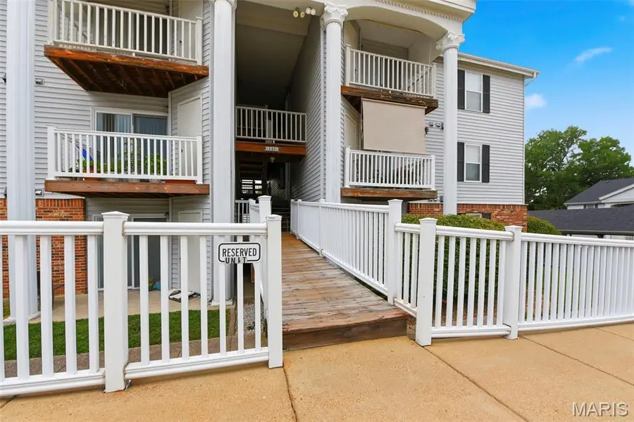 12401 Somerset Place Drive #E, Saint Louis, MO 63128 - #2