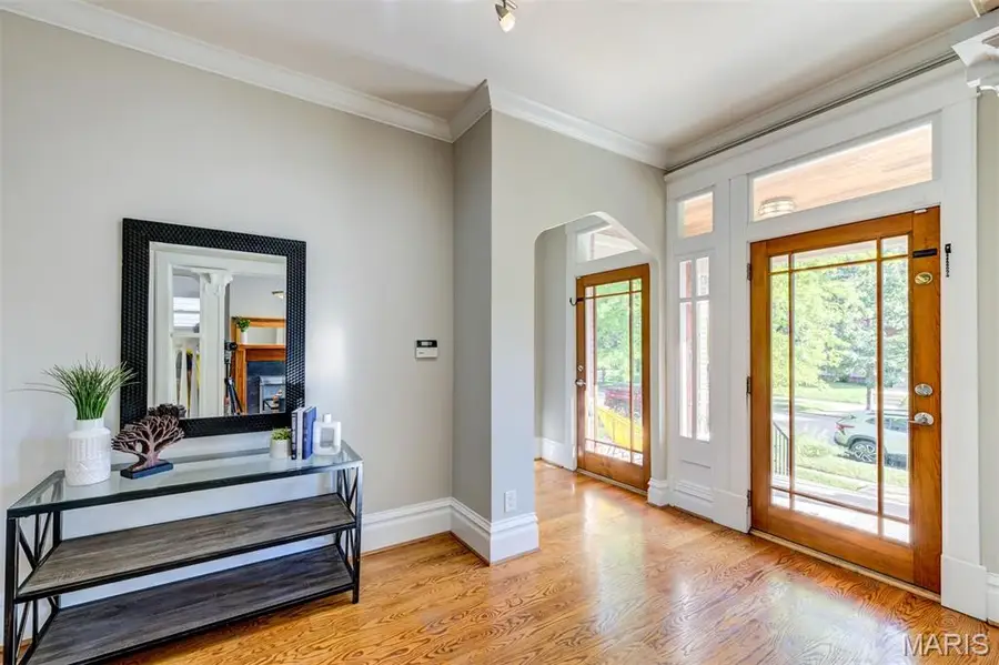 5782 Mcpherson Avenue, Saint Louis, MO 63112 - #2