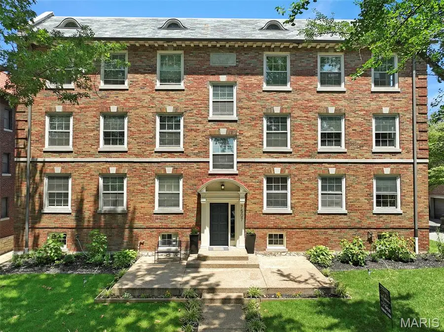 7507 Buckingham Drive #3E, Saint Louis, MO 63105 - #2
