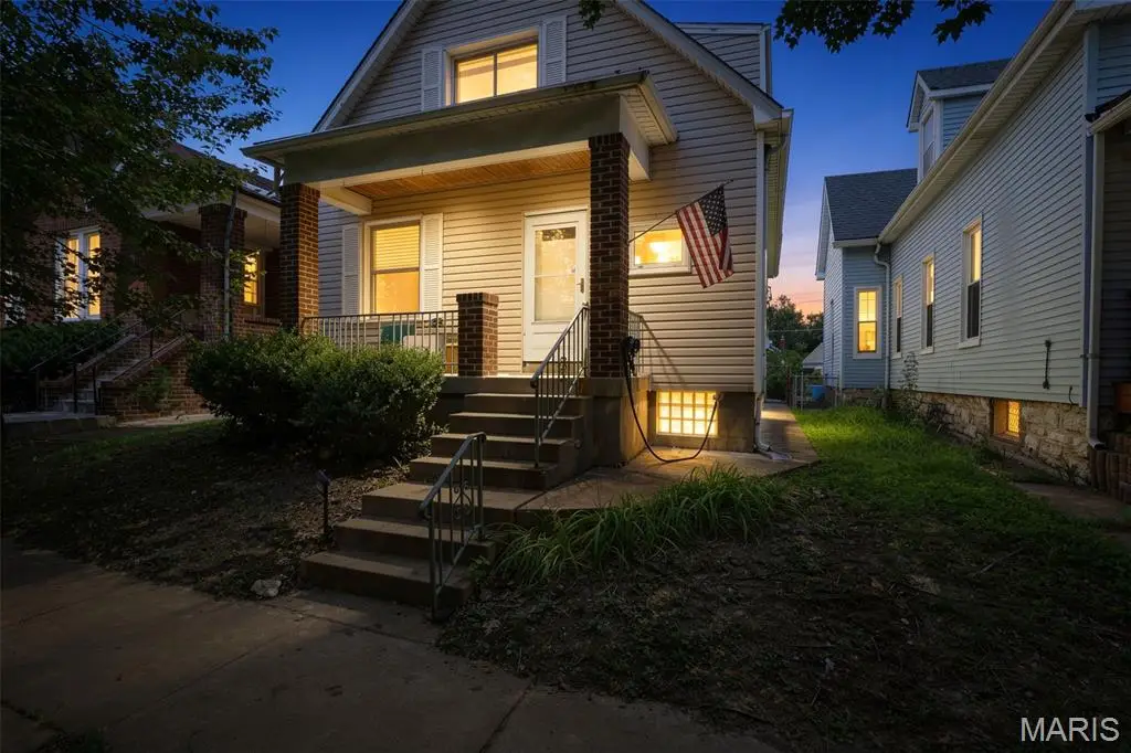 4725 Terrace Avenue, Saint Louis, MO 63116 - #1