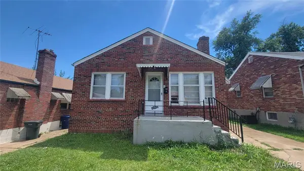 1810 Eton Lane, St Louis, MO 63147