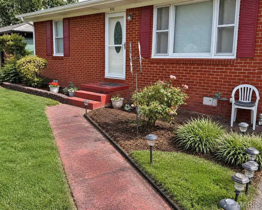 915 W St Francis St Street, Dexter, MO 63841 - #2