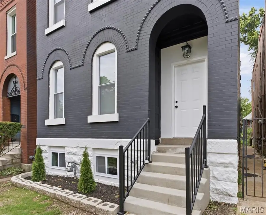 4452 Gibson Avenue, Saint Louis, MO 63110 - #3