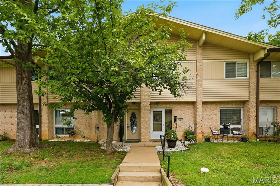10053 Sakura Drive, Saint Louis, MO 63128 - #2