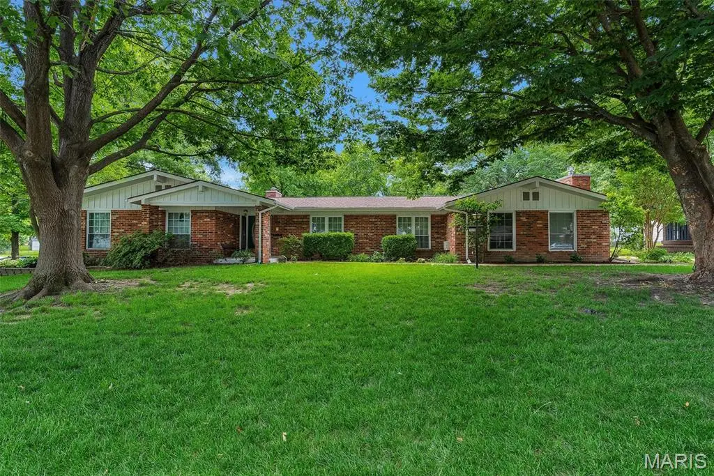 1010 Dovergate Drive, Kirkwood, MO 63122 - #1