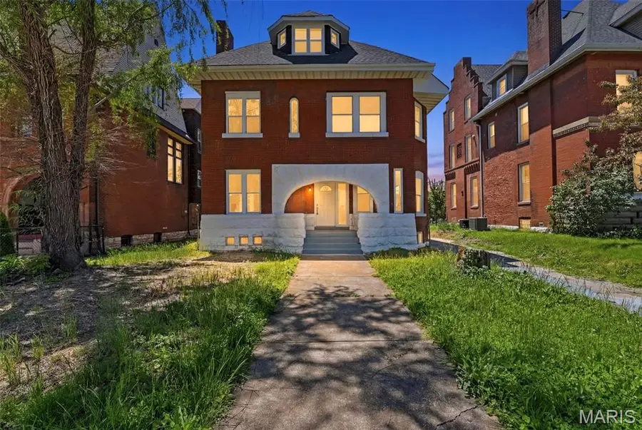 4266 Washington Boulevard, Saint Louis, MO 63108 - #2