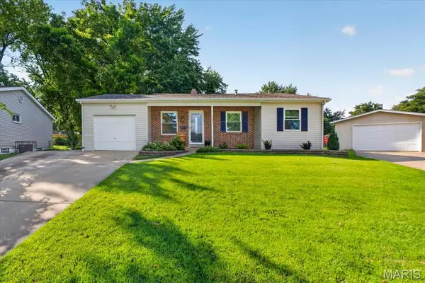 1285 Flora Lane, Florissant, MO 63031