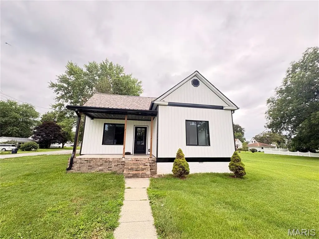 200 W 7th North Street, Mount Olive, IL 62069 - #1