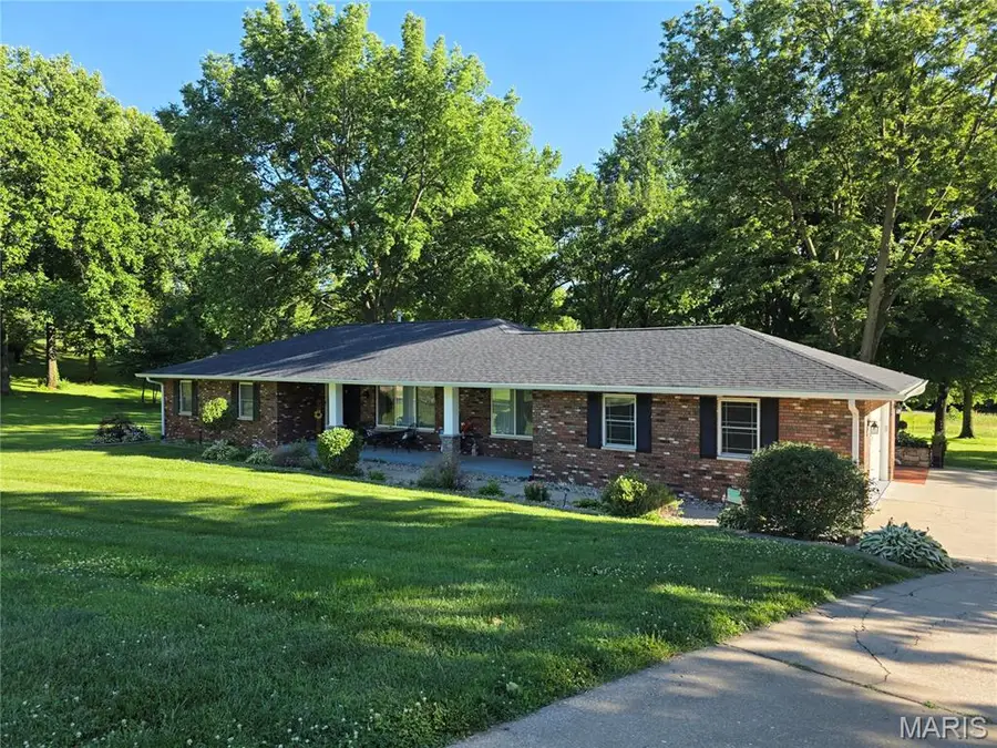 8 W Lockhaven Ct Court, Edwardsville, IL 62025 - #2