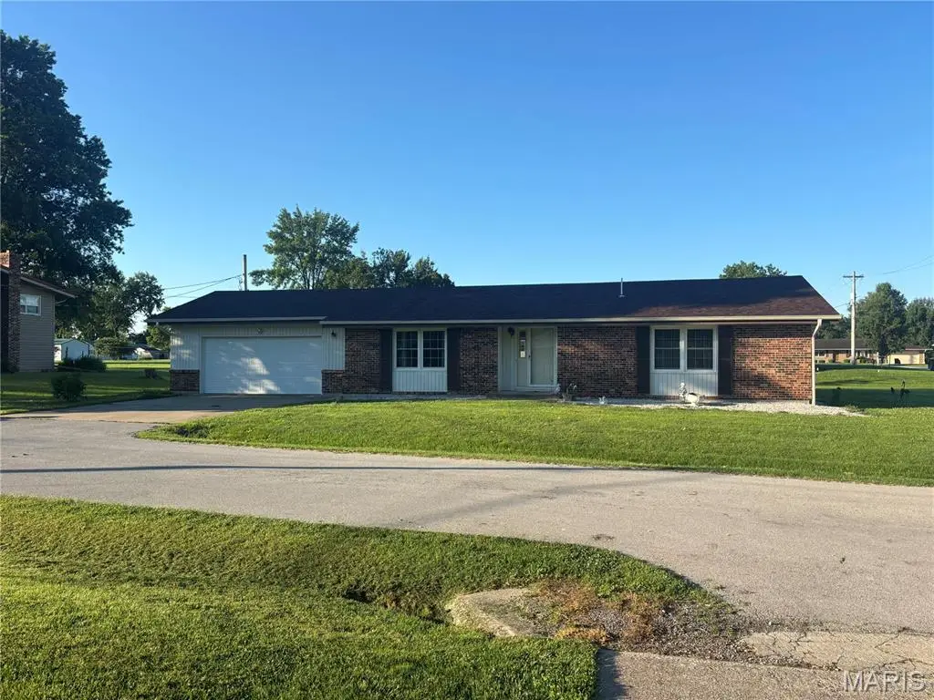107 Charles Street, Shelbina, MO 63468 - #1