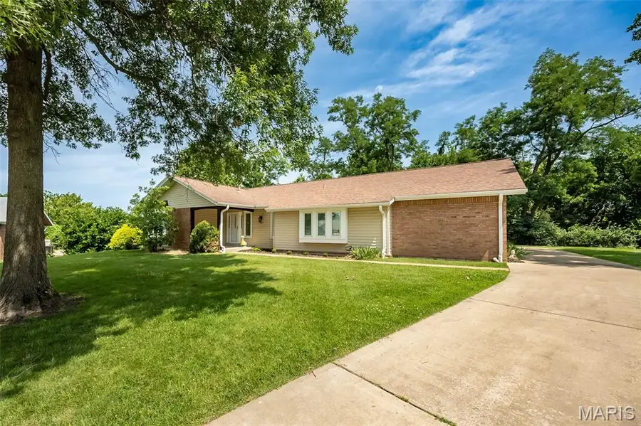 505 Hillbrook Drive, Ballwin, MO 63011 - #2
