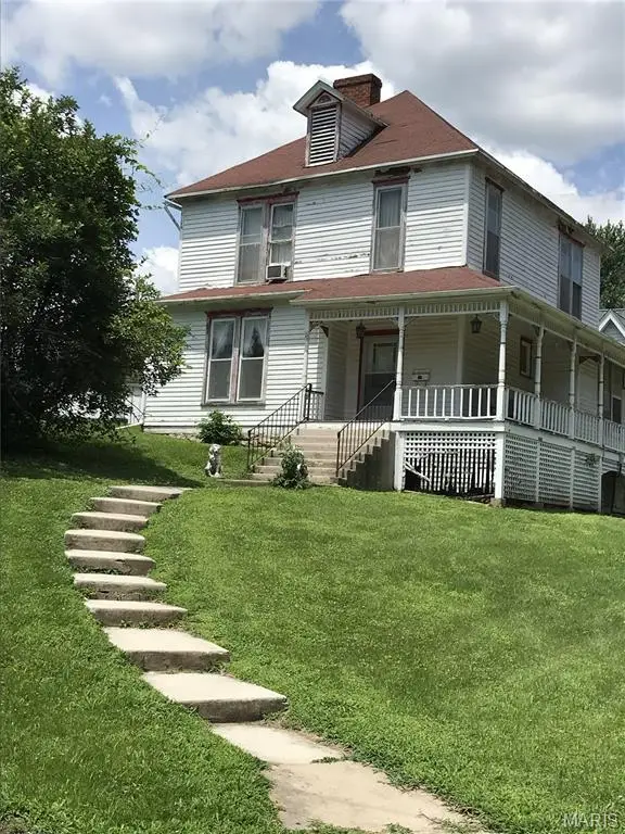 401 Jackson Street, Louisiana, MO 63353