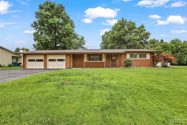 3411 Glennoak Drive, Edwardsville, IL 62025