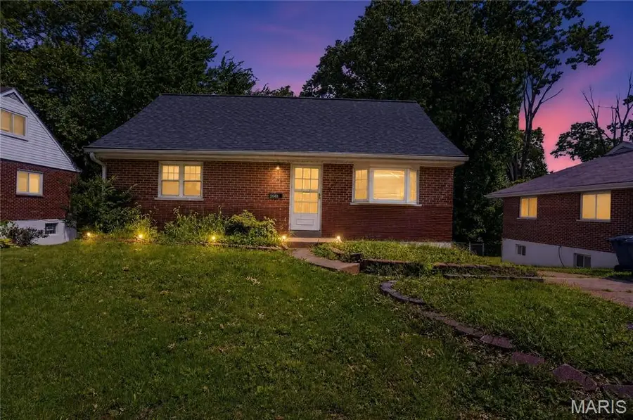 8643 Belcrest Lane, Saint John, MO 63114 - #2
