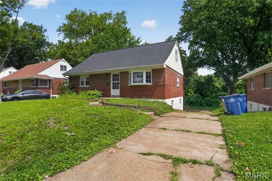 8643 Belcrest Lane, Saint John, MO 63114 - #3