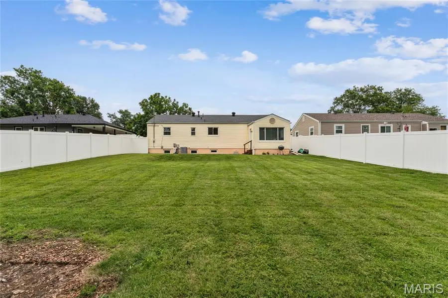 9516 Marbob Drive, Saint Louis, MO 63123 - #2