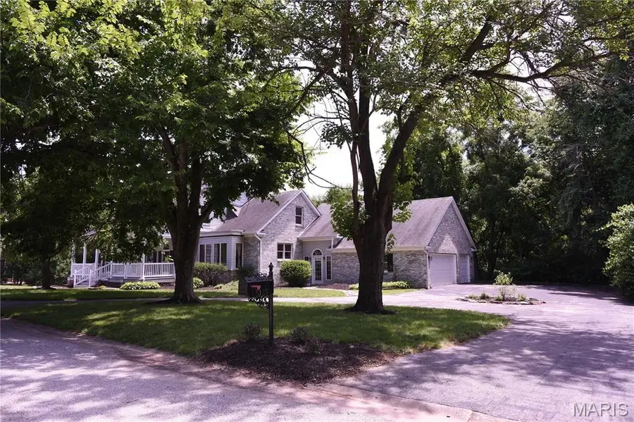 5125 Valleyview Drive, Alton, IL 62002 - #2