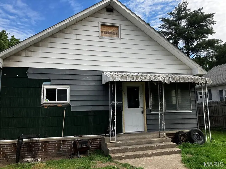 215 W 4th Street, West Frankfort, IL 62896 - #2