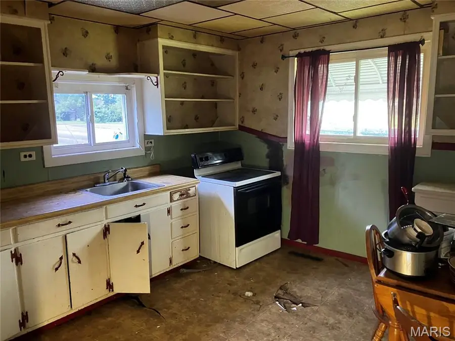 215 W 4th Street, West Frankfort, IL 62896 - #3