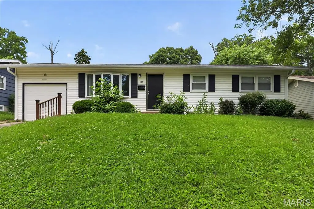 1027 Renshaw Drive, Ferguson, MO 63135 - #1