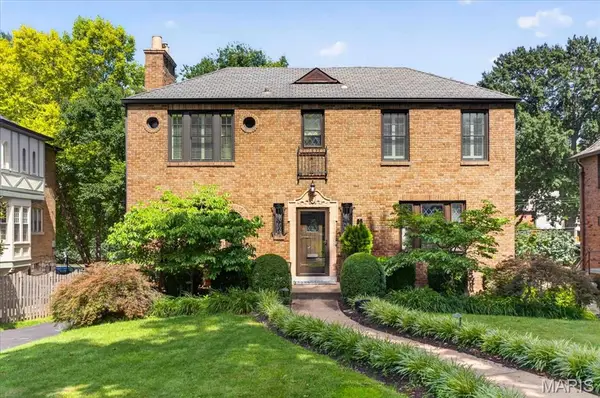 58 Broadview Drive, Clayton, MO 63105