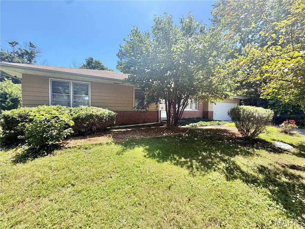 7012 N Hanley Road, Hazelwood, MO 63042 - #1