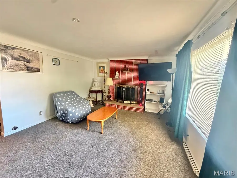 7012 N Hanley Road, Hazelwood, MO 63042 - #2