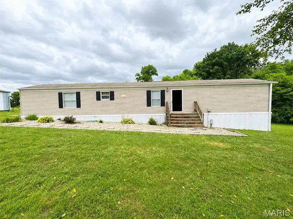 2255 County Road 900 East, Rinard, IL 62878