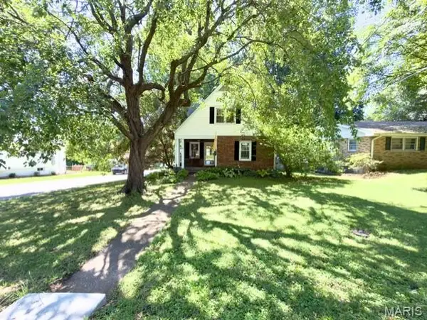 280 N Castello Street, Florissant, MO 63031